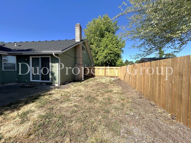 Building Photo - 2035 Harvard Dr