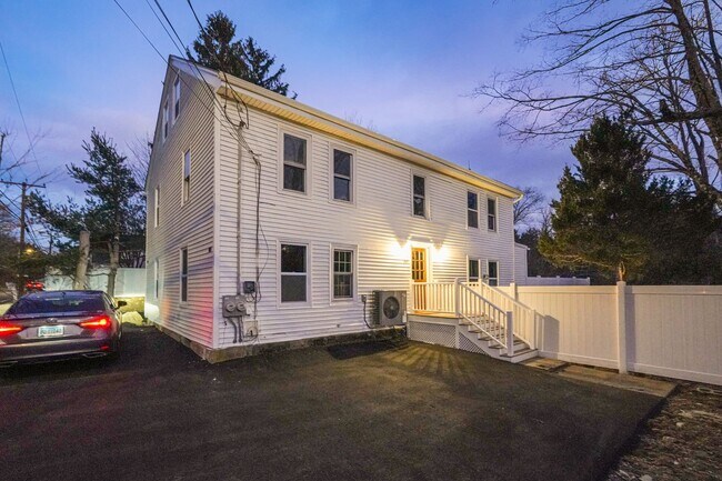 Building Photo - 98 Southville Rd
