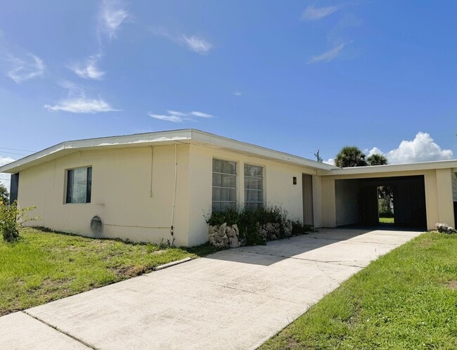 Building Photo - 13880 S Tamiami Trl