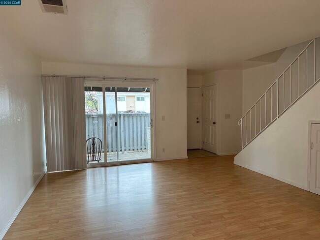 Building Photo - 89 Villa Cir