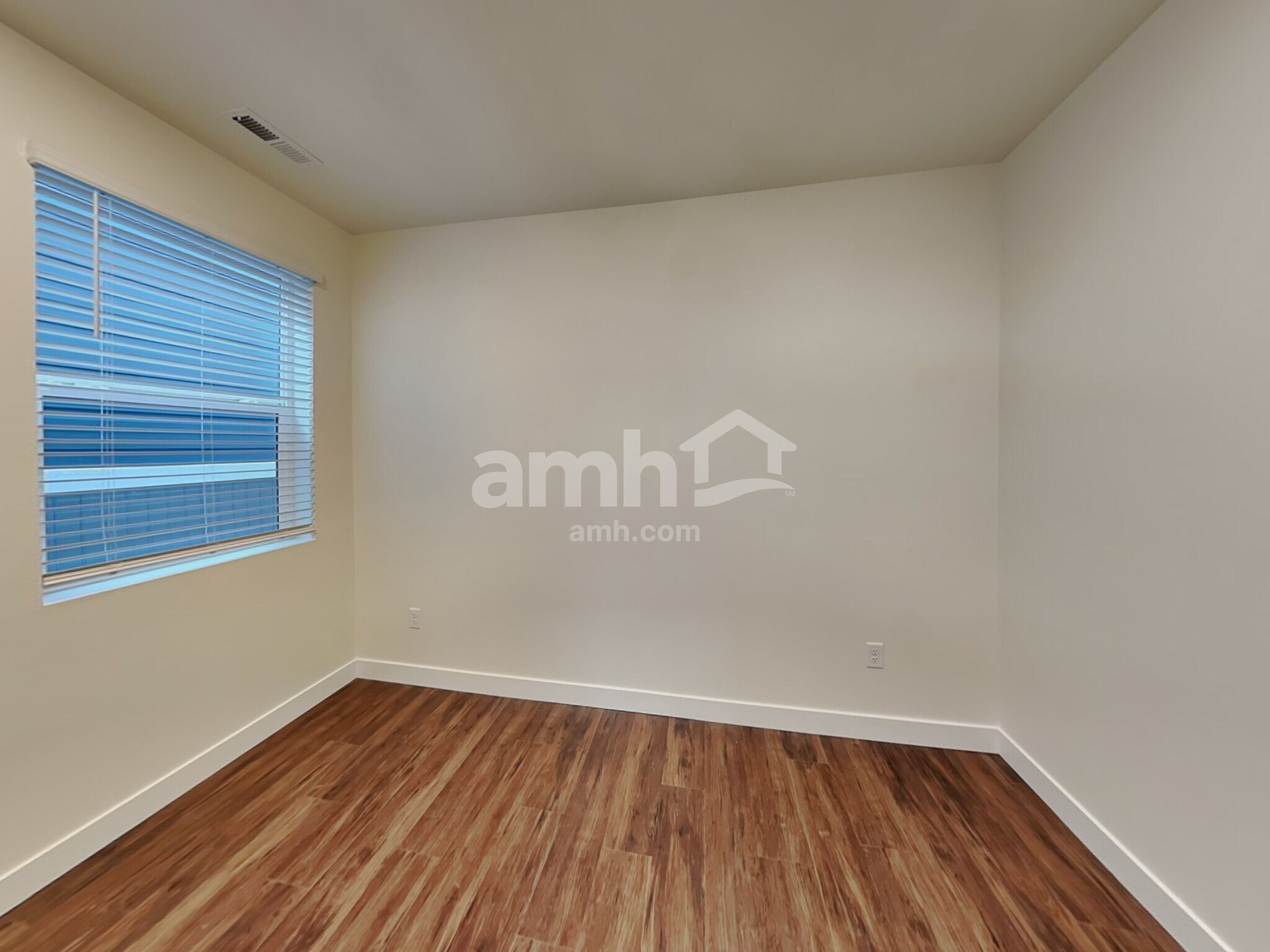 Building Photo - 1116 N Wagon Way