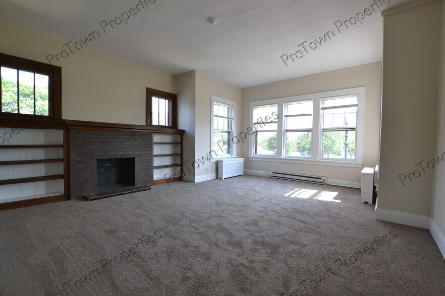 Building Photo - 511 W Jefferson St