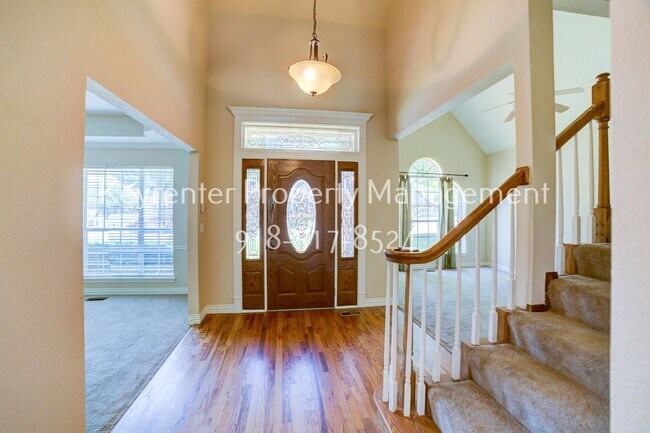 Building Photo - Beautiful home across from Jenks Middle School