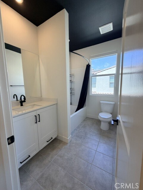 Building Photo - 32083 Paseo Vibrantre