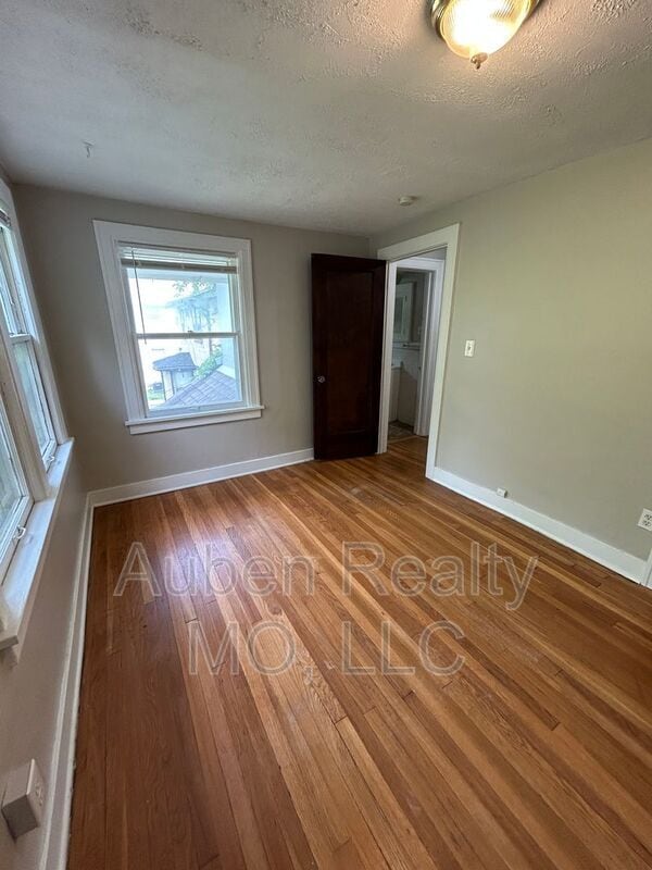 Building Photo - 5432 Harrison St