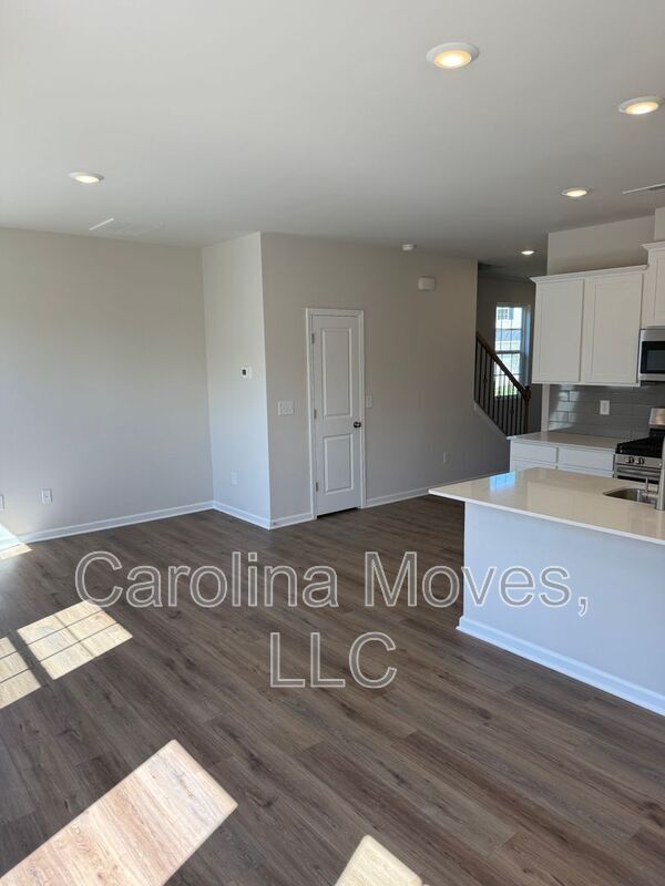 Building Photo - 15 Twiggs Ln