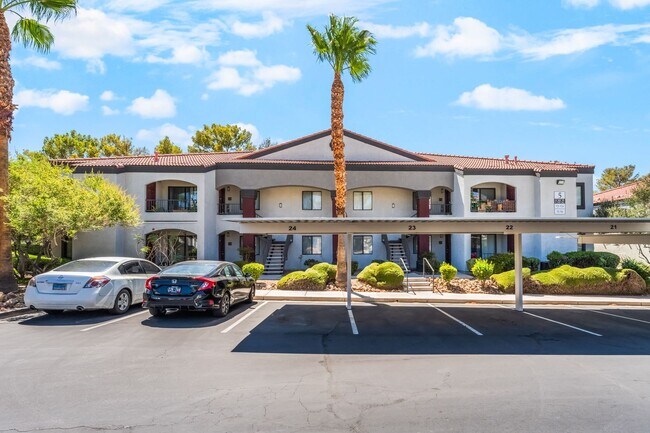 Building Photo - Gorgeous 3 Bedroom Seven Hills Condo For L...