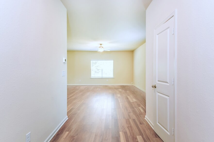 Building Photo - 138 Innis Brk Cir