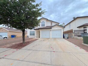Building Photo - East El Paso Split Tri-Level 3 bed/2 bath Refrig A/C with bonus loft!