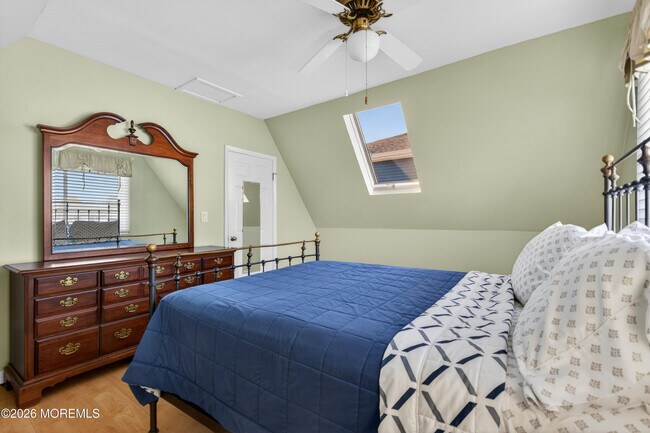 Building Photo - 13 Clearwater Way