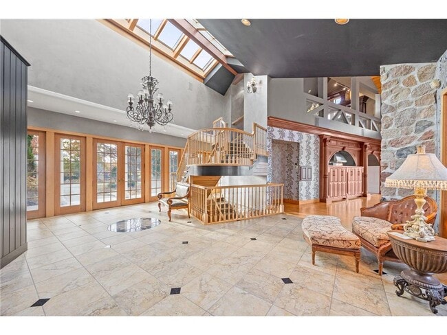 Building Photo - 1560 Bluff Creek Dr