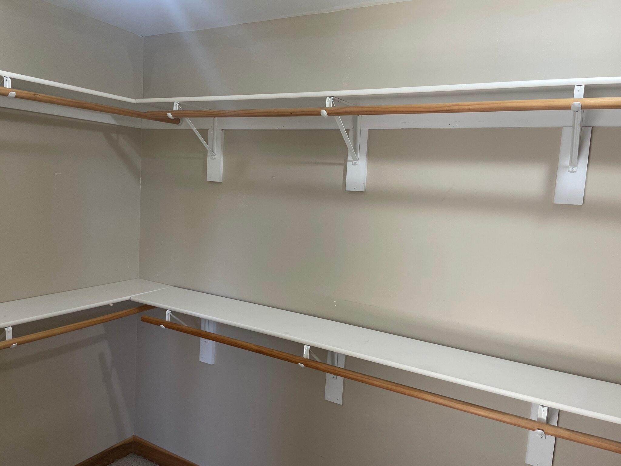 Building Photo - 3169 Pleasant St