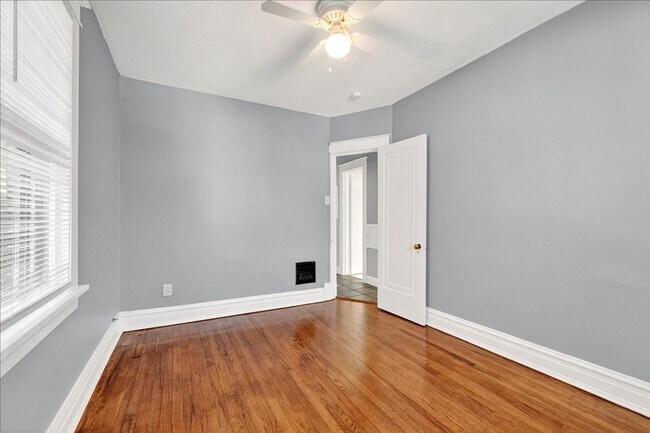 Building Photo - 5505 Rhodes Ave