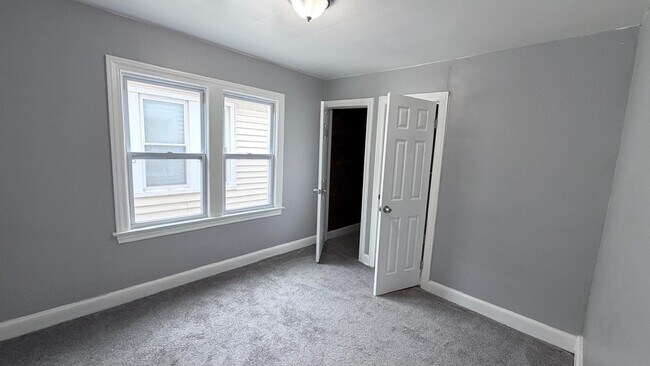 Building Photo - 4667 Beniteau St