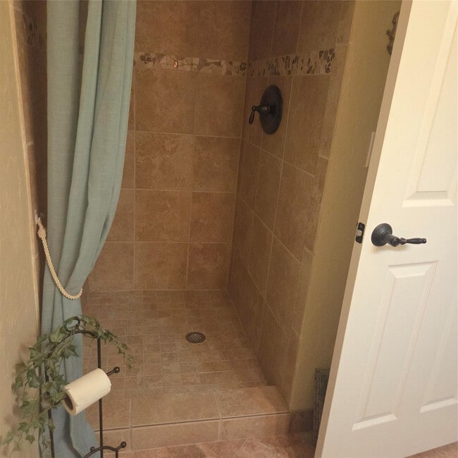 Building Photo - 5349 Lakefront Blvd