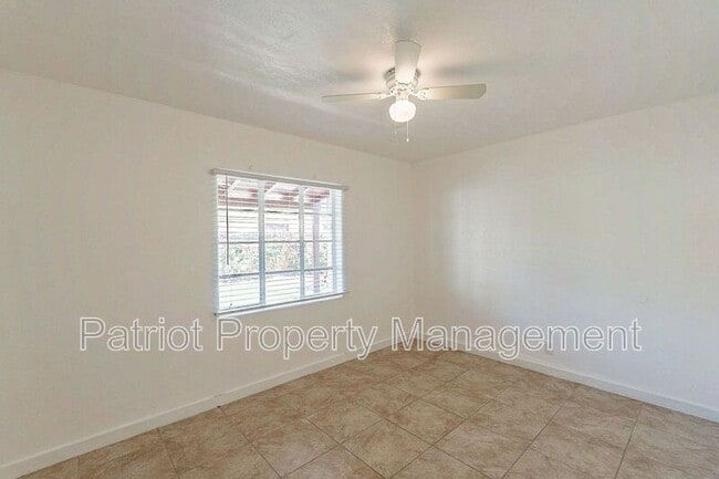 Building Photo - 928 W McDowell Rd