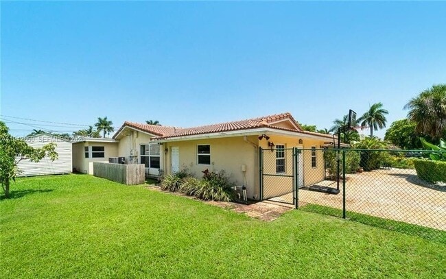 Building Photo - 601 N 44th Ave