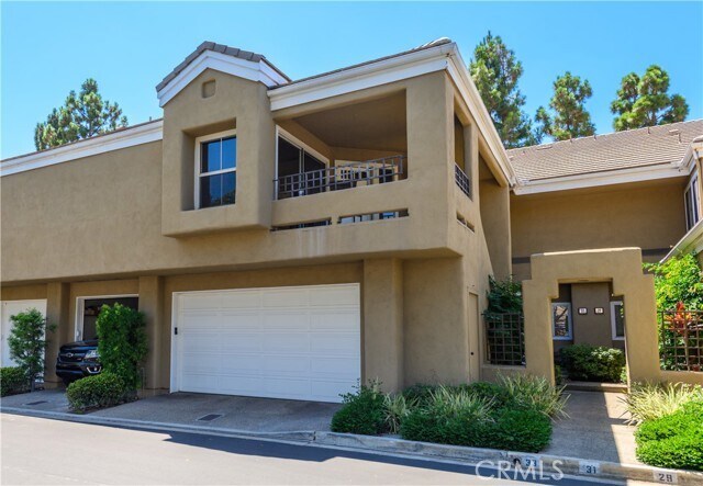 Building Photo - 33 Vassar Aisle