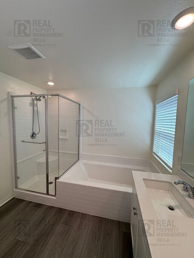 Building Photo - Cul-De-Sac Home in Heritage Lake Featuring Downstairs Bedroom & Bath + Loft