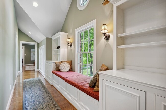Building Photo - Extremely RARE opportunity in Green Hills