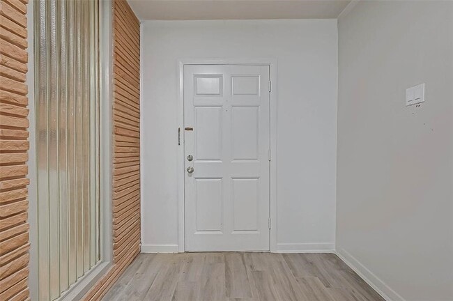 Building Photo - 2511 Maroneal St