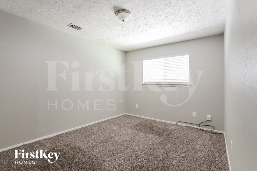 Building Photo - 22403 Ivygate Dr