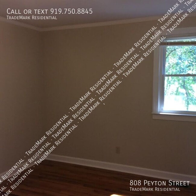 Building Photo - 808 Peyton St