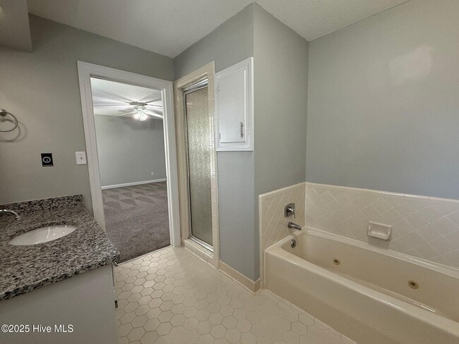 Building Photo - 1107 Greenway Dr