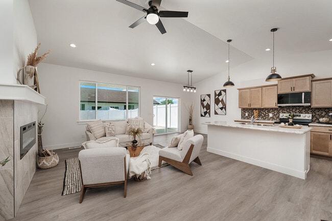 Building Photo - 5915 Little River Loop
