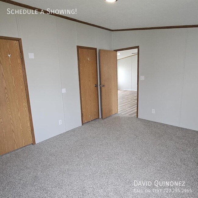 Building Photo - 2737 W Washington Center Rd