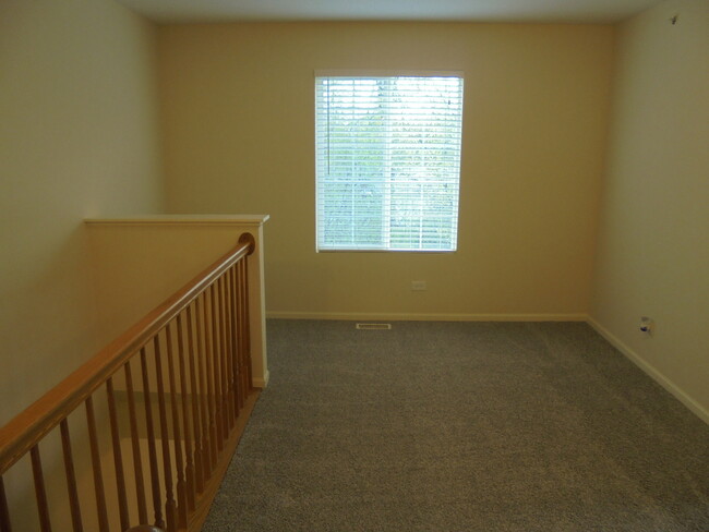 Building Photo - 615 Windsor Dr
