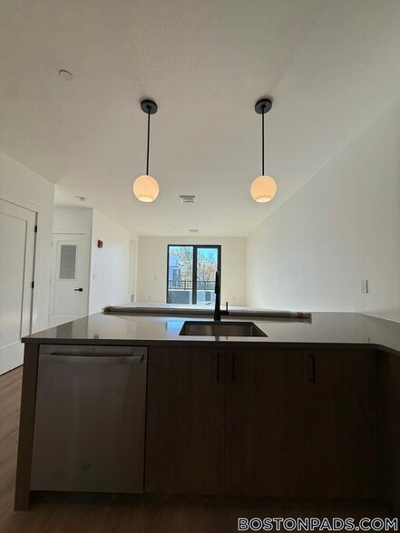 Building Photo - 199 Gardner St