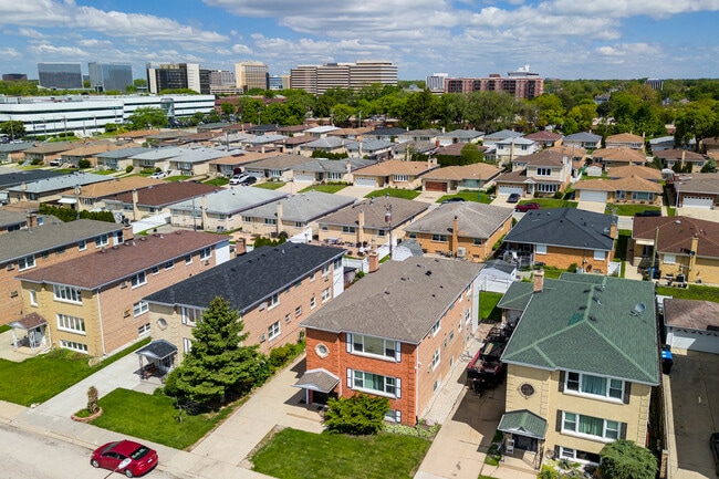 Building Photo - 8312 W Summerdale Ave