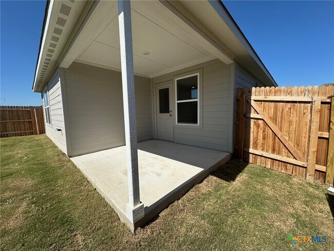 Building Photo - 936 Heartseed Ave