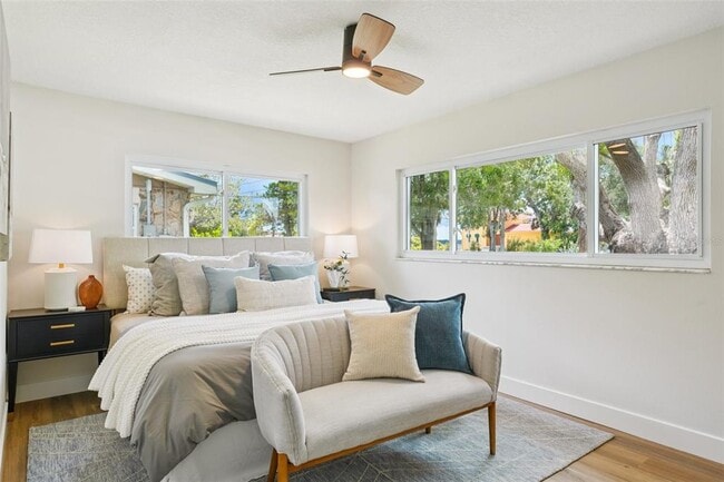 Building Photo - 311 Shore Dr E