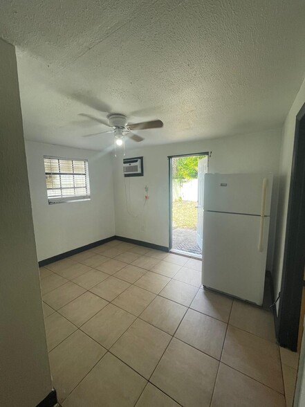 Building Photo - 17011 NW 33rd Ct