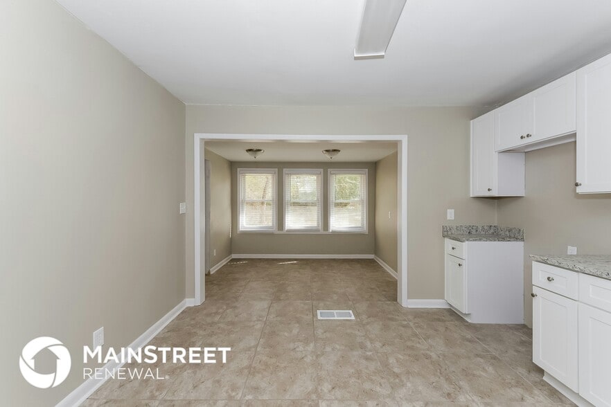 Building Photo - 6104 Holiday Blvd