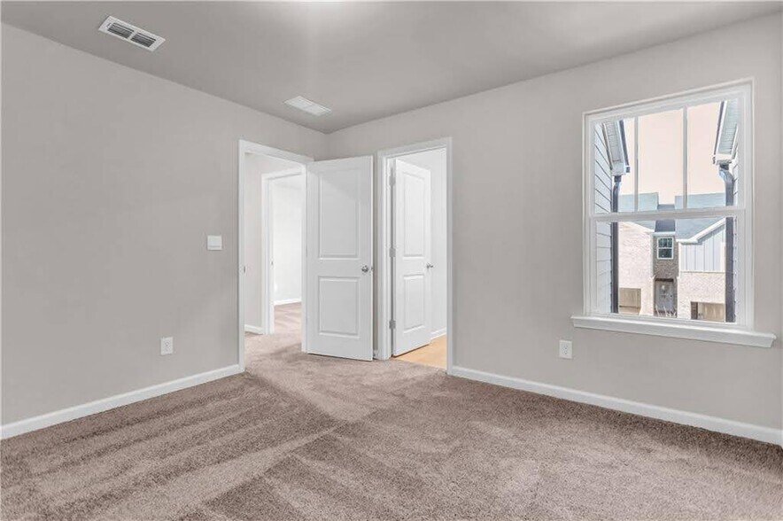 Building Photo - 1575 Villageside Ct