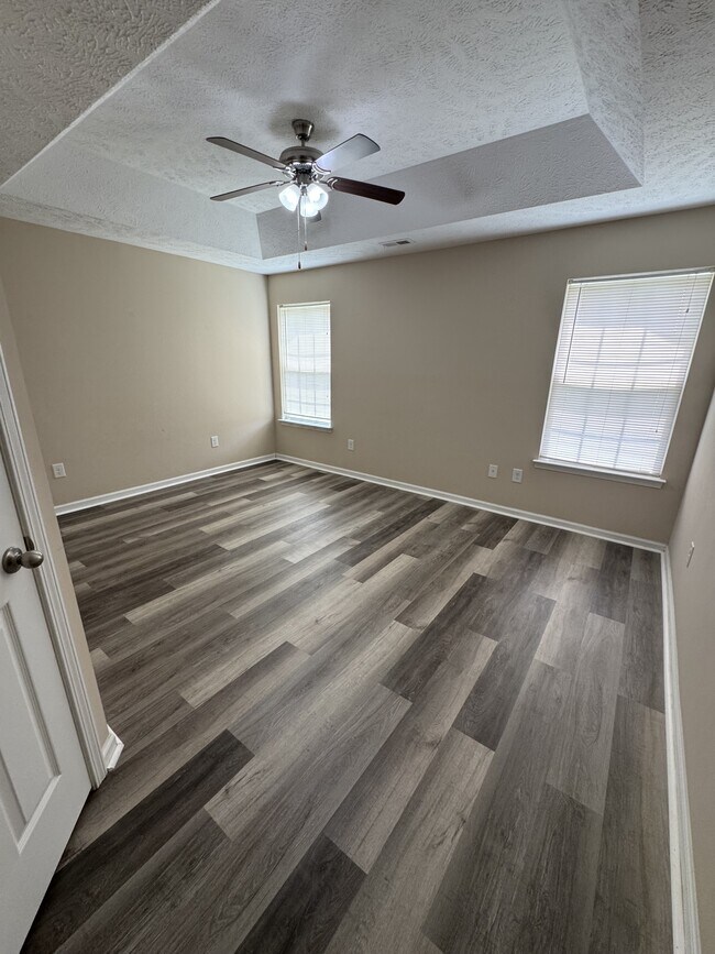 Building Photo - 224 Foxpath Loop
