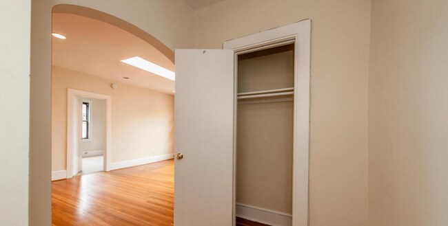 Building Photo - Dashing Dupont Circle 1 Bedroom Apt with skylights and building roof deck.