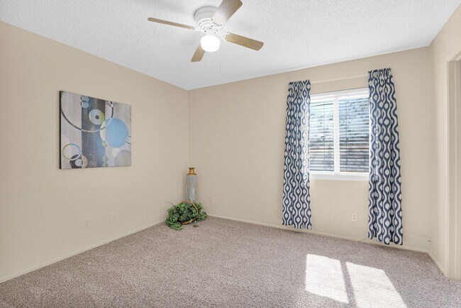 Main Bedroom - 1935 W Morten Ave