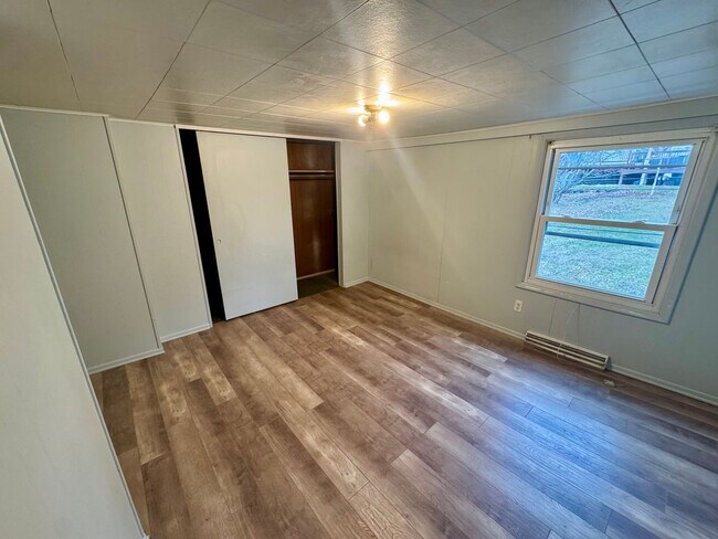 Building Photo - 470-474 Spang Avenue