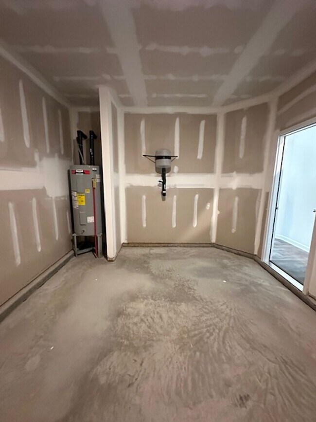 Building Photo - Graham