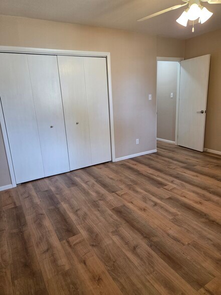 Back/primary bedroom entry - 610 N Orchard Ave