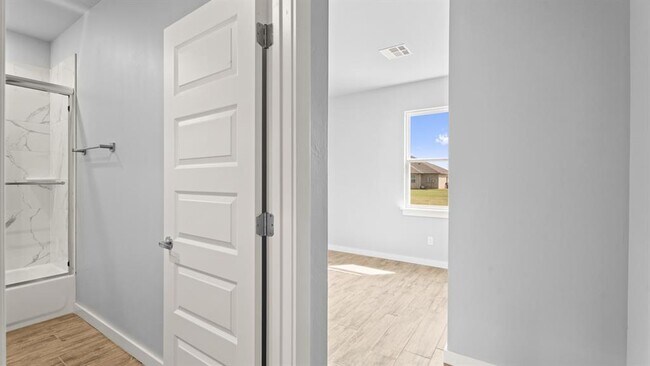 Building Photo - 12624 E Hefner Rd