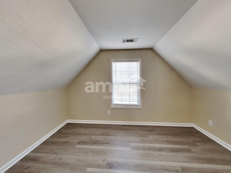 Building Photo - 6483 Grand Hickory Dr