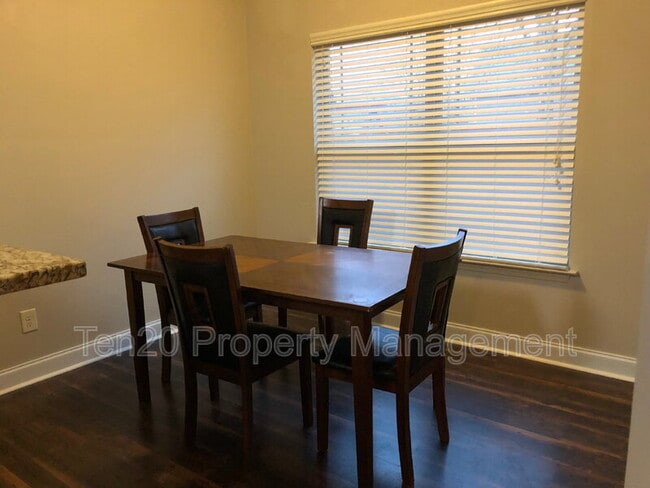 Building Photo - 2 Golden Eagle Ct