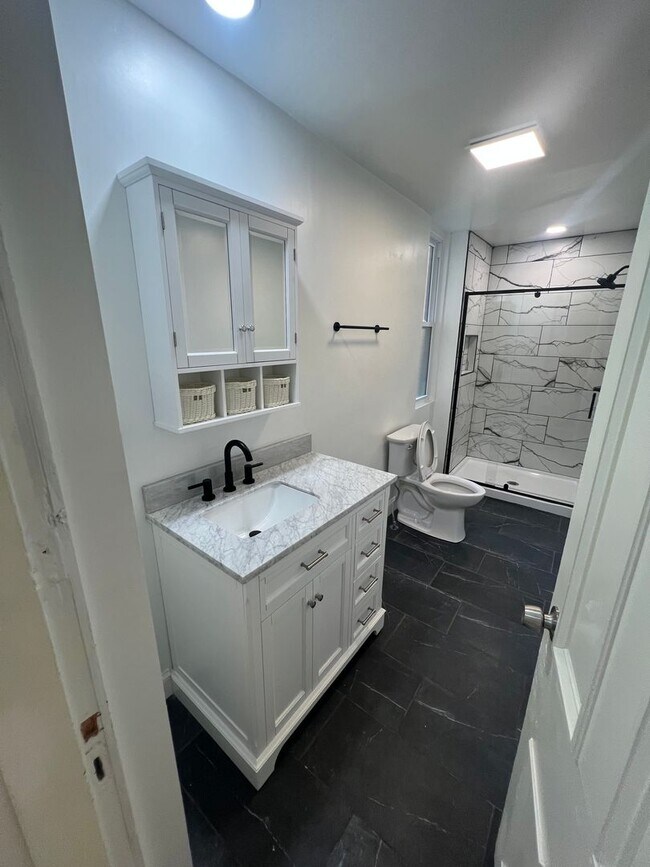 Building Photo - 209 Coltart Ave