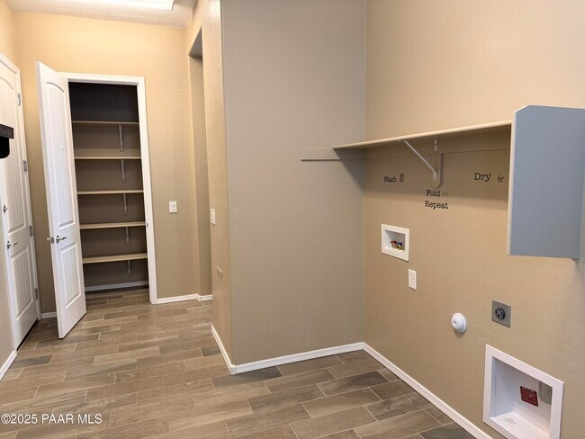 Building Photo - 12937 E Sandoval St