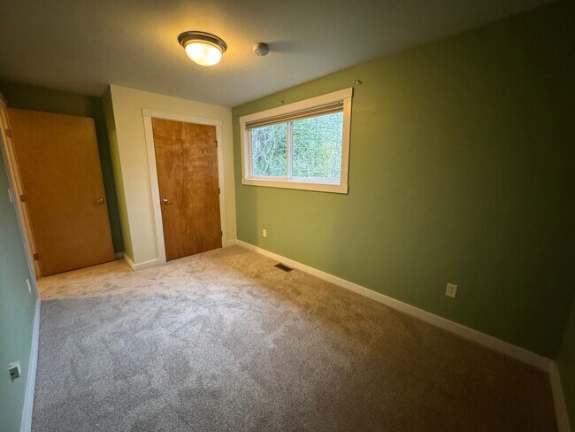 Building Photo - 11022 Palisades Ave SW